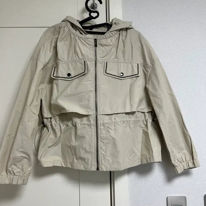[BUNJANG] Crystal Trimmed Hooded Windbreaker Jacket XS / 수입 크리스탈 트리밍 후드 바람막이 자켓 xs
