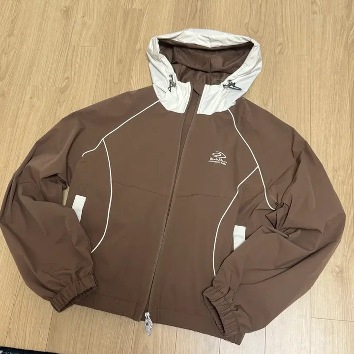 [BUNJANG] Two-Way Hooded Windbreaker Jacket - Brown / 트래블 투웨이 브라운 후드 바람막이 자켓