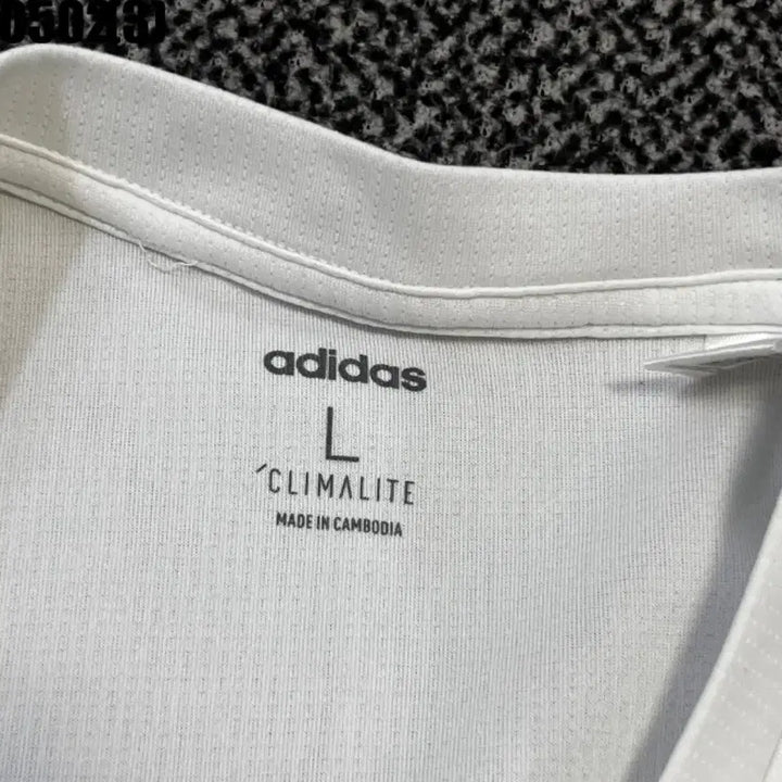 [BUNJANG] Adidas Three-Stripes White Short-Sleeve T-Shirt (L) / 아디다스 삼선 화이트 반팔 티셔츠l 0502