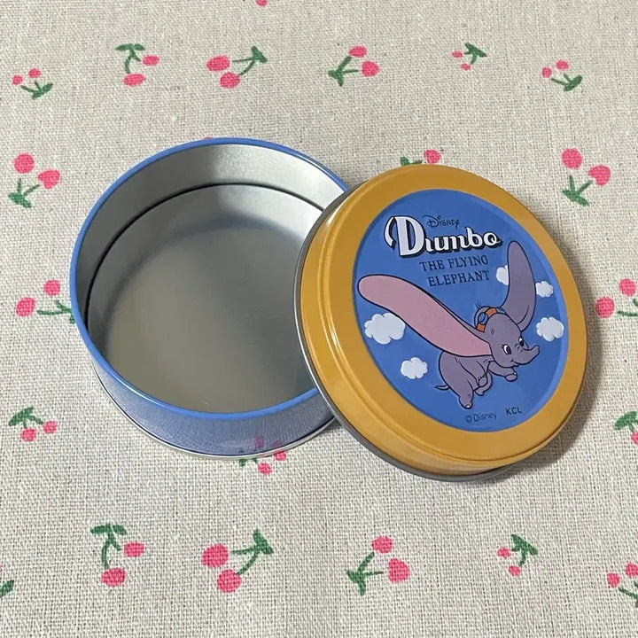 [BUNJANG] Disney Dumbo Flying Baby Elephant Round Tin Case / 하늘나는 아기코끼리 덤보 디즈니 원형 틴케이스