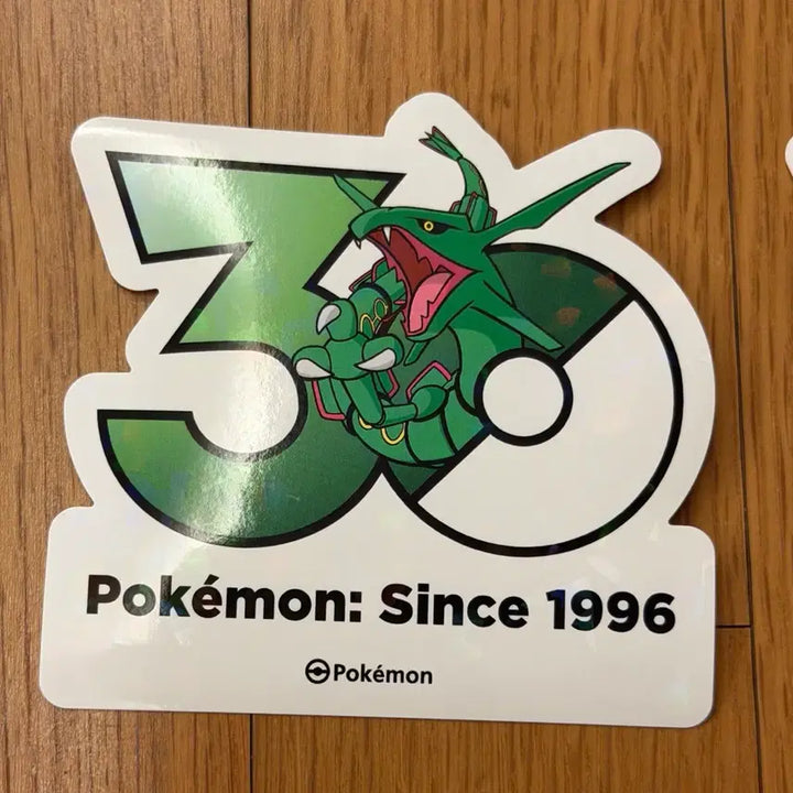 [BUNJANG] Pokemon 30th Anniversary Pop-Up Store Logo Sticker - Rayquaza / <희귀> 한정판 포켓몬 30주년 팝업 로고스티커 굿즈 스티커 레쿠쟈