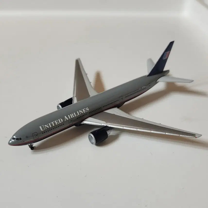 [BUNJANG] Herpa United B777-200 1/500 Scale Model / Herpa United B777-200 1:500