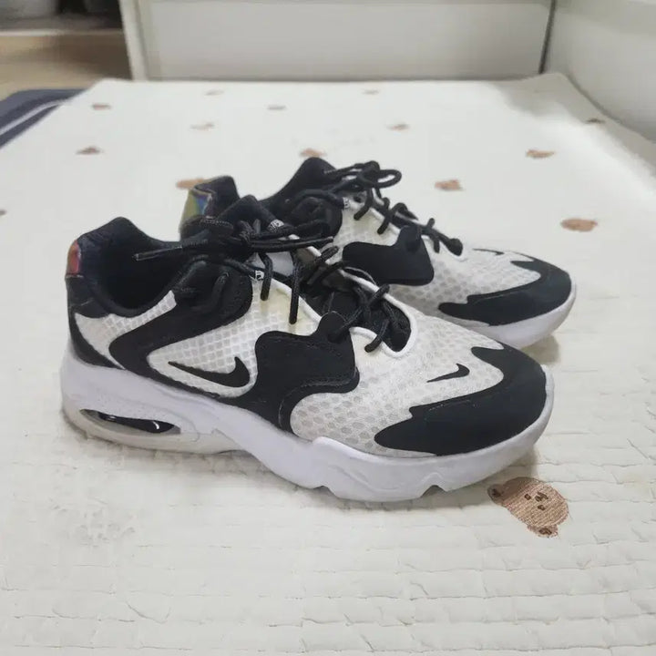 [BUNJANG] Nike Air Max 200 Sneakers (US 7, 240) / 나이키 에어맥스 200 (US 7) 240