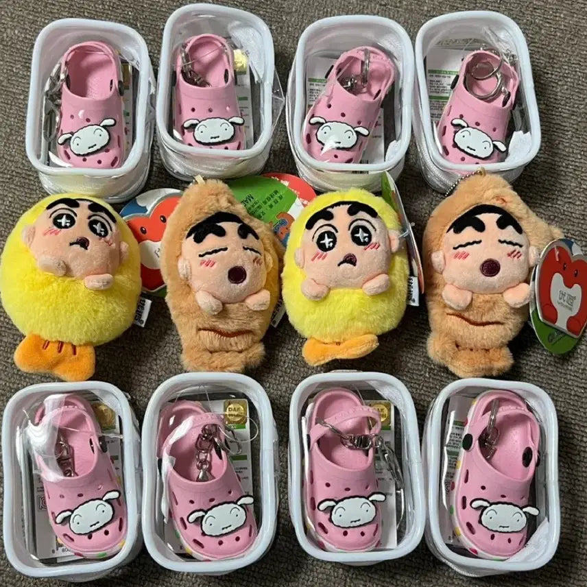 [BUNJANG] Crayon Shin-chan Naru/Shiro Crayon Character Keychain Set / 크레용 신짱 짱구 인형 키링, 흰둥이 크록스 키링
