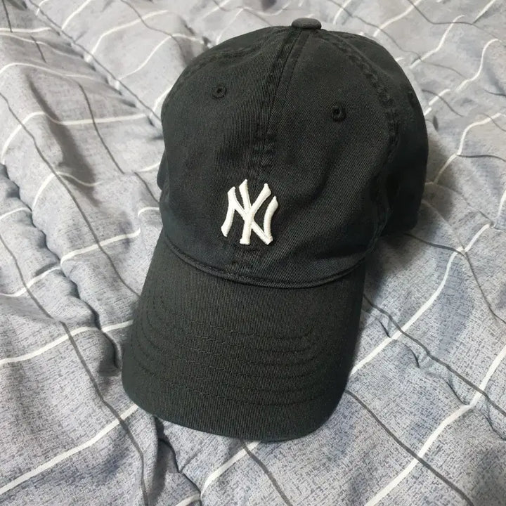 [BUNJANG] MLB New York Yankees Black Ball Cap / MLB 뉴욕 양키스 블랙 볼캡