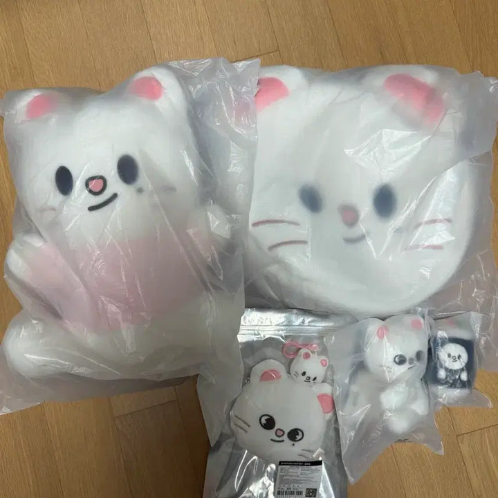 [BUNJANG] Stray Kids EAATW Pop-Up Genie Let Shoulder Bag with Gimbap Keyring / Straykids 스트레이키즈 스키즈 서울 EAATW 팝업 지니렛