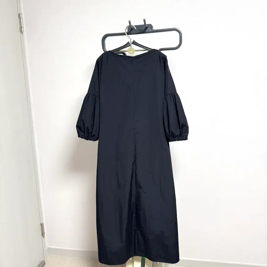 [BUNJANG] The Izzat Black Midi Dress Free Size / 더아이잗 원피스