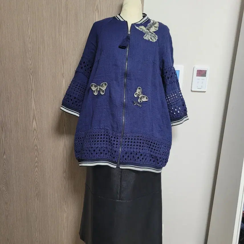 [BUNJANG] Son Jung Wan 100% Linen Jacket with Butterfly Embroidery / 손정완  마100% 자켓 블루 나비 자수 장식
