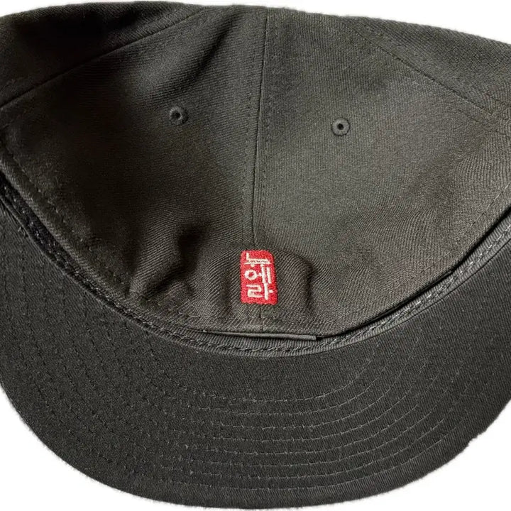 [BUNJANG] New Era 7 1/2 "Follow In Bukchon" Cap / 팔로 인 북촌 뉴에라 7 1/2
