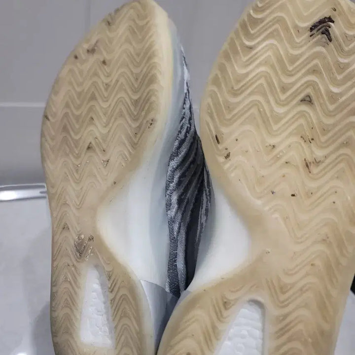 [BUNJANG] Adidas Yeezy Quantum Lifestyle Shoes 280 / 아디다스 이지 퀀텀 라이프스타일 280