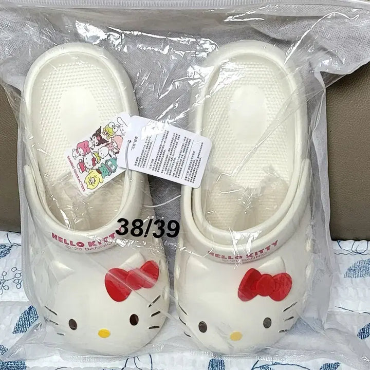 [BUNJANG] Sanrio Hello Kitty Crocs-Style Slippers White 250mm (New) / 산리오 정품 헬로키티 크록스st 슬리퍼 화이트 250mm(새상품)