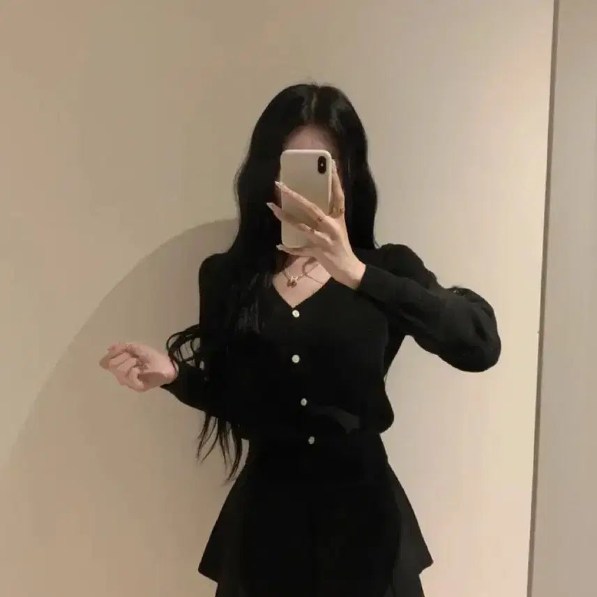 [BUNJANG] V-Neck Ribbed Knit Cropped Cardigan - Black / 가을필수템 브이넥 시보리 아방 니트 크롭 가디건 블랙컬러