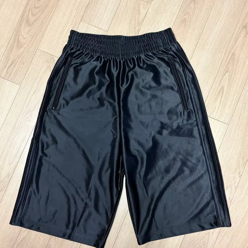 [BUNJANG] Adidas Track Shorts Bermuda Pants Black / 아디다스 트랙 쇼츠 블랙 버뮤다 팬츠