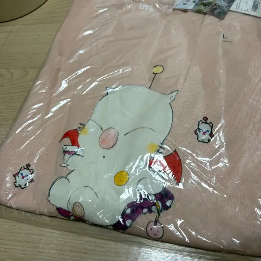 [BUNJANG] Uniqlo UT Final Fantasy Moguri Pink T-Shirt / 유니클로 UT 파이널판타지 핑크 티셔츠 팝니다.