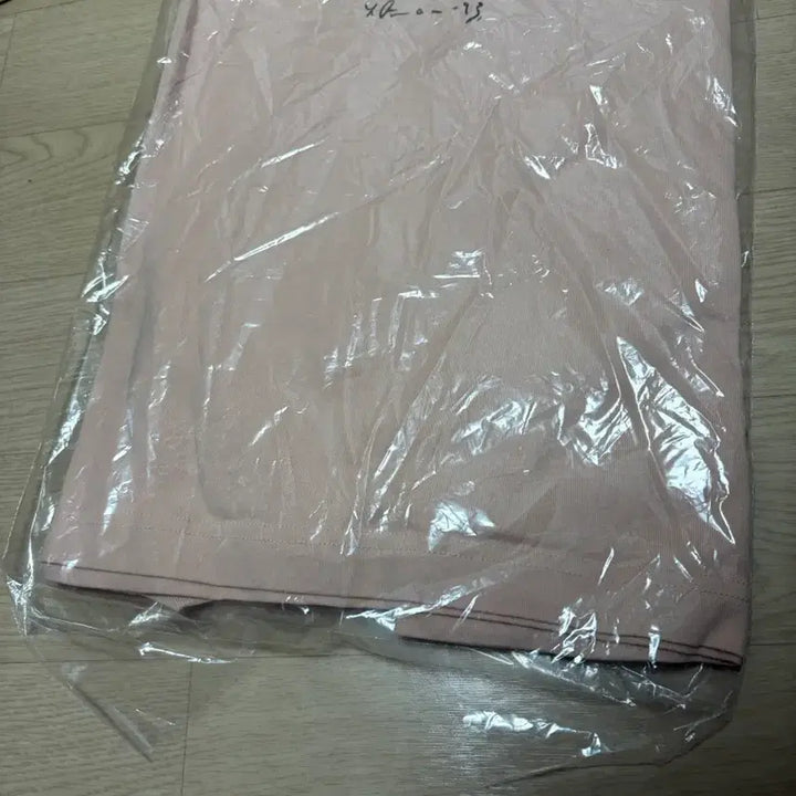 [BUNJANG] Uniqlo UT Final Fantasy Moguri Pink T-Shirt / 유니클로 UT 파이널판타지 핑크 티셔츠 팝니다.