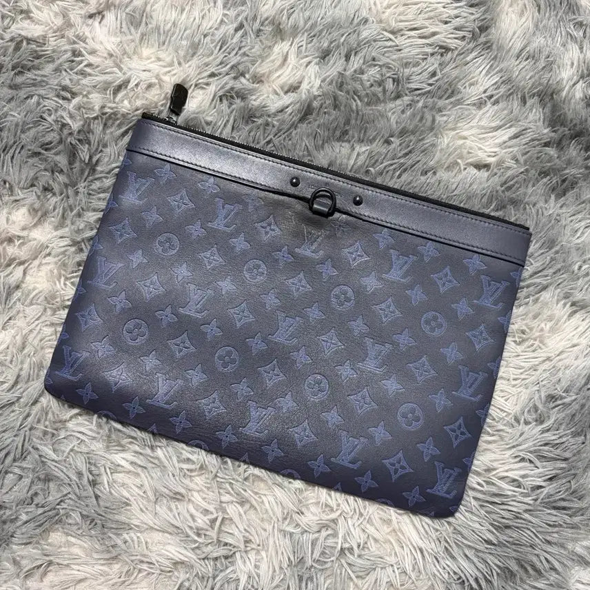 [BUNJANG] Louis Vuitton Pochette Shadow Clutch GM Blue / 루이비통 포쉐트 쉐도우 클러치 A급