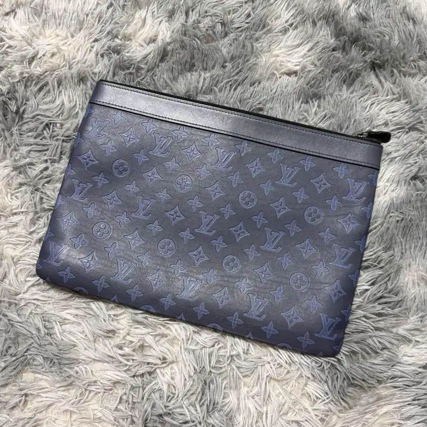 [BUNJANG] Louis Vuitton Pochette Shadow Clutch GM Blue / 루이비통 포쉐트 쉐도우 클러치 A급