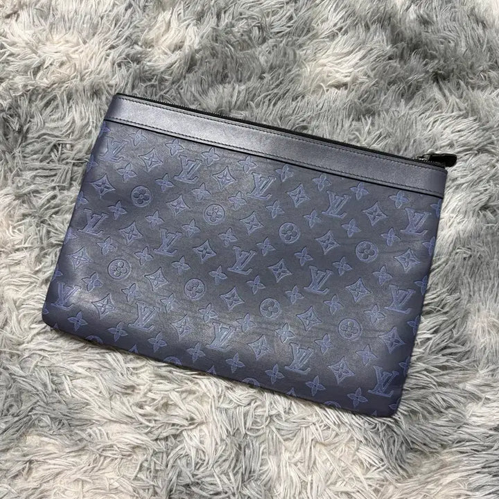 [BUNJANG] Louis Vuitton Pochette Shadow Clutch GM Blue / 루이비통 포쉐트 쉐도우 클러치 A급