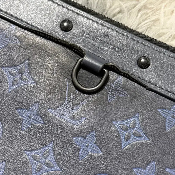 [BUNJANG] Louis Vuitton Pochette Shadow Clutch GM Blue / 루이비통 포쉐트 쉐도우 클러치 A급