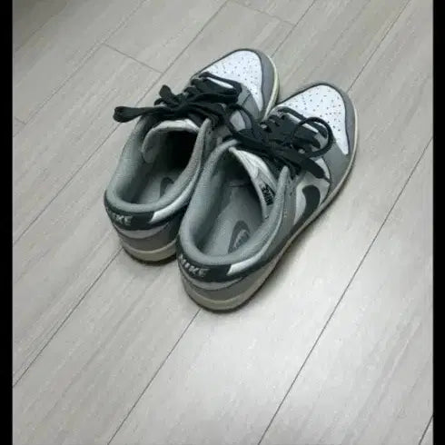 [BUNJANG] Nike Dunk Low Grey/White Sneakers / 나이키 덩크 로우 그레이/화이트