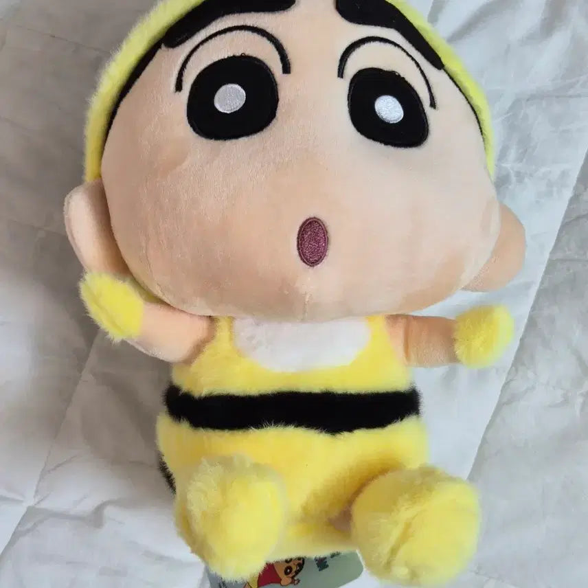 [BUNJANG] Crayon Shin-chan Bee Plush (Medium, 28cm) / [새상품] 꿀벌 짱구 중형 (28cm) 인형