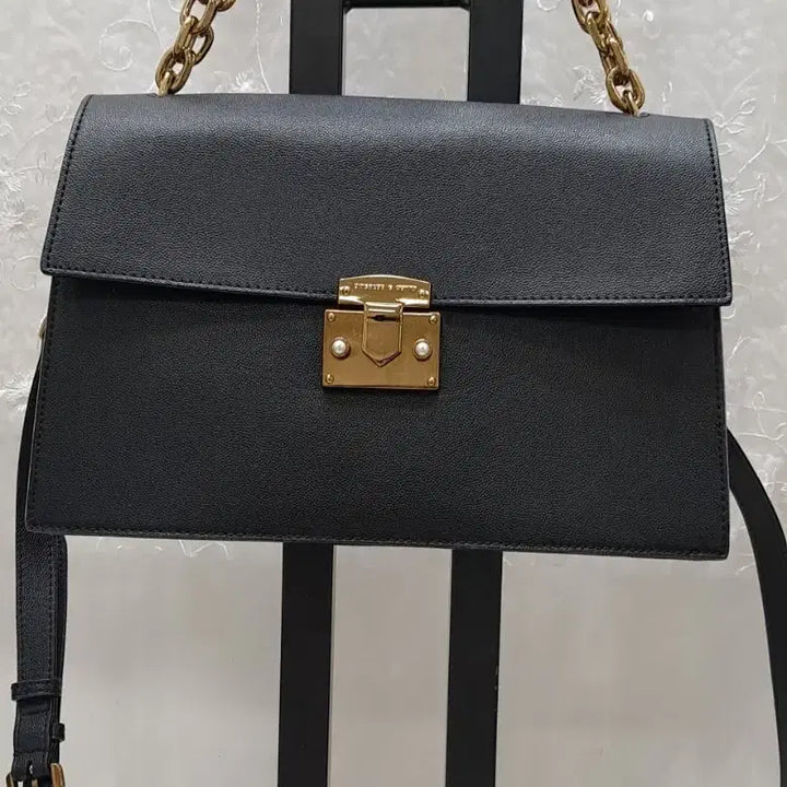 [BUNJANG] Charles &amp; Keith Chain Tote Crossbody Bag / 찰스엔키스  체인 토트겸크로스백
