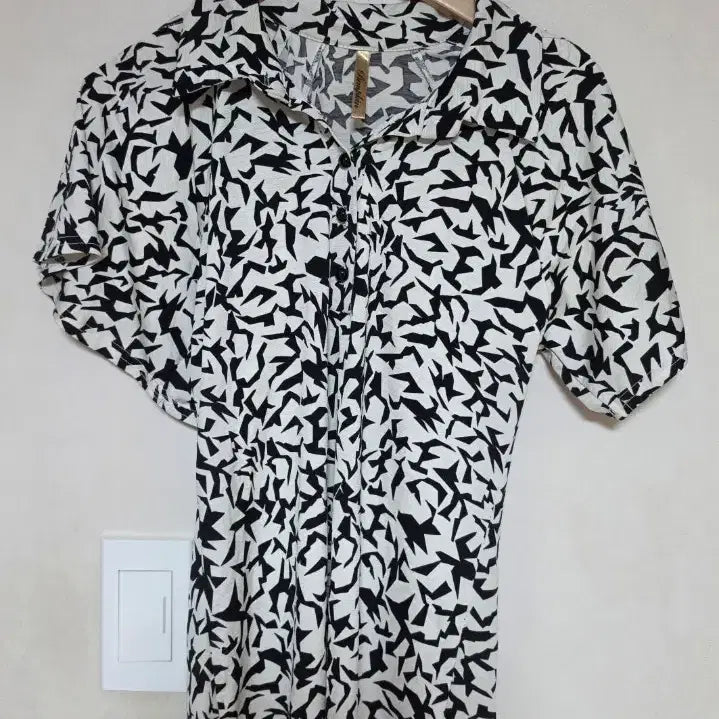 [BUNJANG] Pattern Short Sleeve T-Shirt / 패턴 반팔티