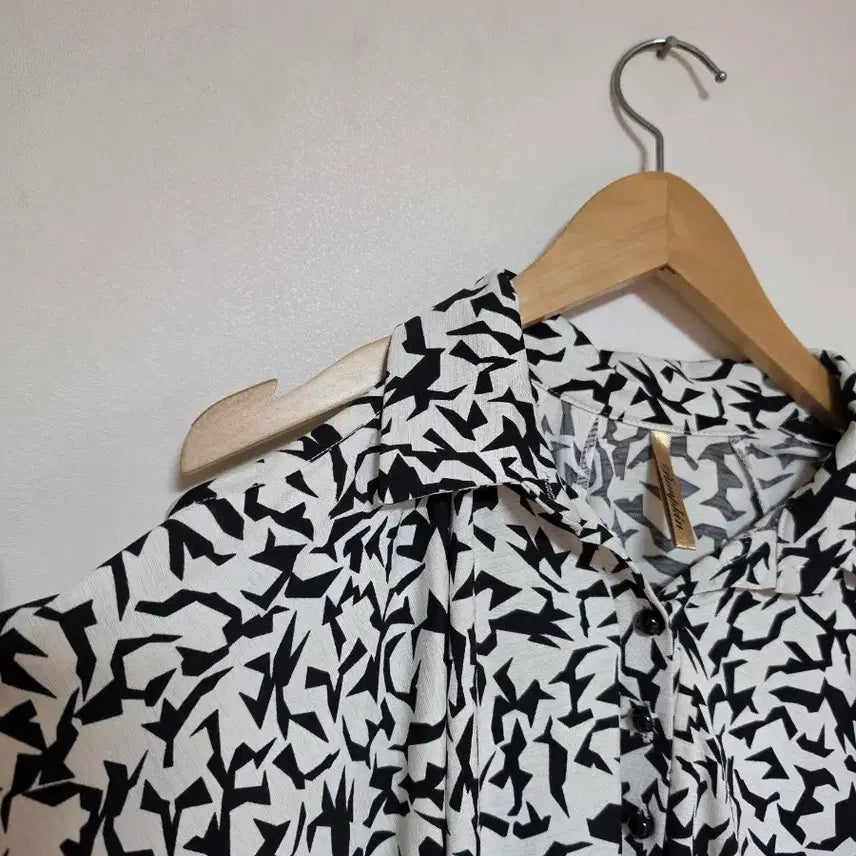 [BUNJANG] Pattern Short Sleeve T-Shirt / 패턴 반팔티