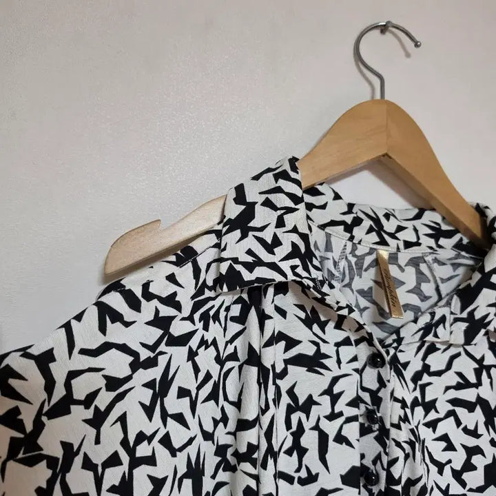 [BUNJANG] Pattern Short Sleeve T-Shirt / 패턴 반팔티