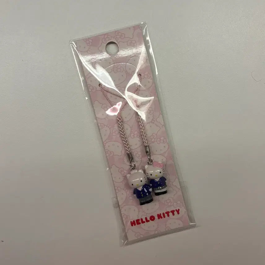 [BUNJANG] Hello Kitty 50th Anniversary School Uniform Strap Keychain Set / 헬로키티 50주년 교복 스트랩 키링 세트