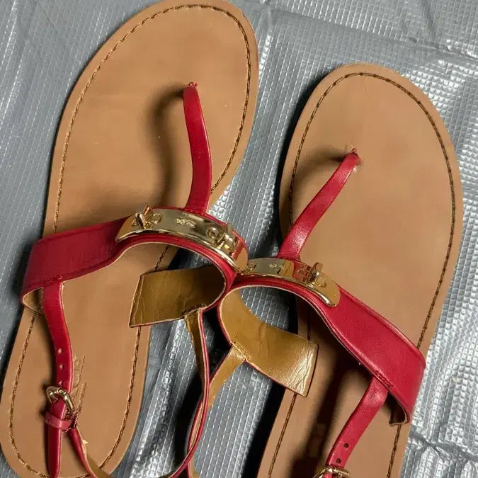 [BUNJANG] Coach Red Strap Sandals / 코치 레드 스트랩 샌들 240 판매합니다.