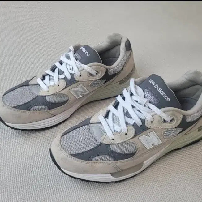 [BUNJANG] New Balance 992 Grey Sneakers US 9 / 뉴발란스 992 그레이 운동화270