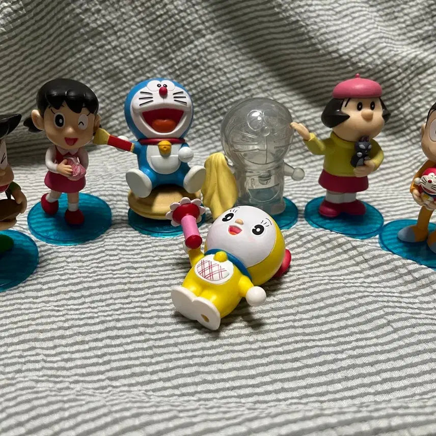 [BUNJANG] Limited Edition Seven-Eleven Doraemon Figures Set / 한정판) 세븐일레븐 도라에몽
