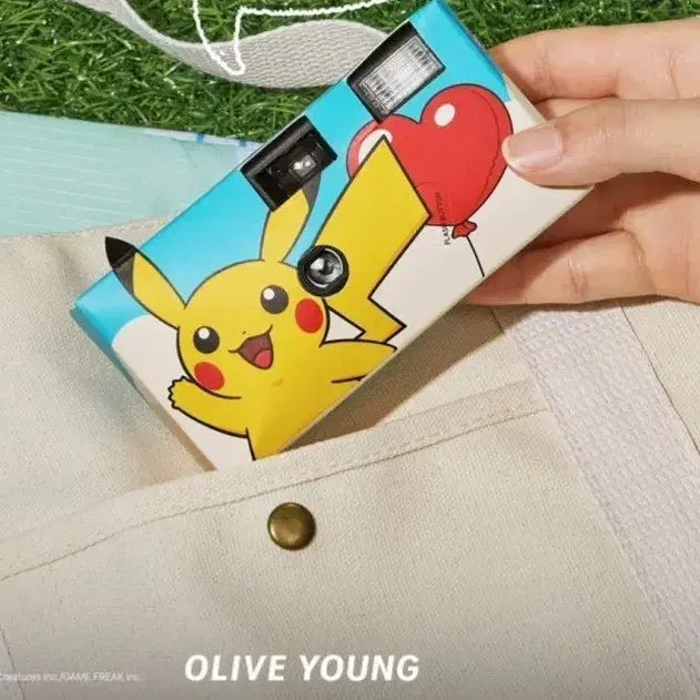 [BUNJANG] Olive Young Pikachu Heart Balloon Film Camera (Sealed) / 미개봉) 올리브영 피카츄 하트풍선 포켓몬 필름 카메라
