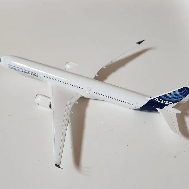 [BUNJANG] Airbus A350-1000 1:400 Scale Diecast Aircraft Model / 에어버스 A350-1000 1:400 스케일 모형 항공기
