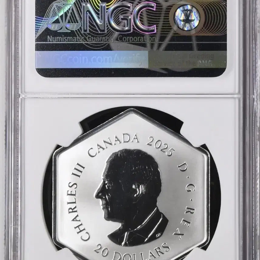 [BUNJANG] 2025 Royal Canadian Mint Snowflake 1.04 oz Silver Coin with Green Crystal / 캐나다 1.04온스 은화 2025 눈송이 그린 크리스탈 실버바 은 달러