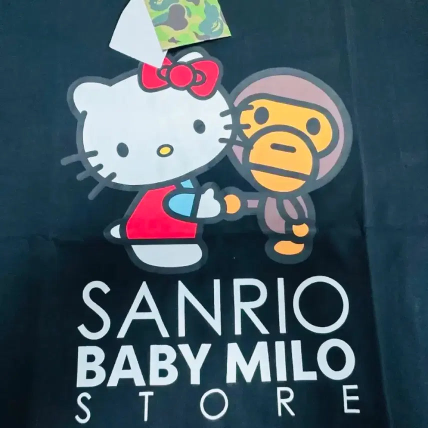 [BUNJANG] BAPE BABY MILO x Hello Kitty Collaboration T-Shirt Black XL Sealed / 베이프 베이비 마일로 x 헬로키티 콜라보 반팔 티셔츠 블랙 미개봉 새상품
