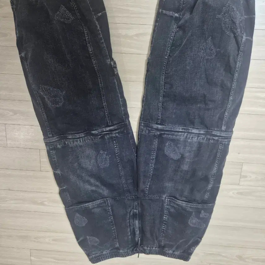 [BUNJANG] Juun.J 24FW Distressed Denim Pants Size 50 / 준지 24fw 디스 데님 팬츠 50사이즈 팔아요