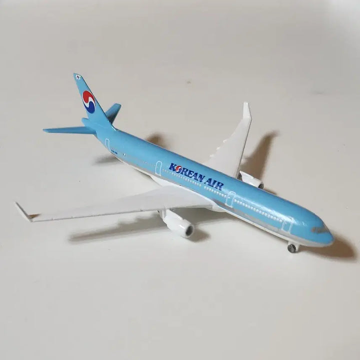 [BUNJANG] SCHABAK Korean Air A330 Model Airplane 1:600 / SCHABAK 대한항공 A330 모형비행기 1:600