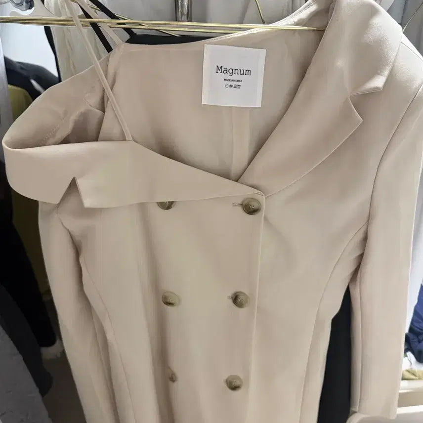 [BUNJANG] Magnum Asymmetrical Off-Shoulder One-Piece Jacket / 매그넘 언발 오프숄더 원피스 자켓