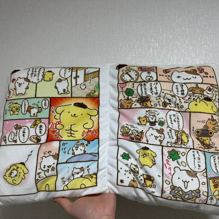 [BUNJANG] Pompompurin Village Vanguard Limited Edition Cushion / 폼폼푸린 빌리지뱅가드쿠션(한정판 5/15까지만 판매