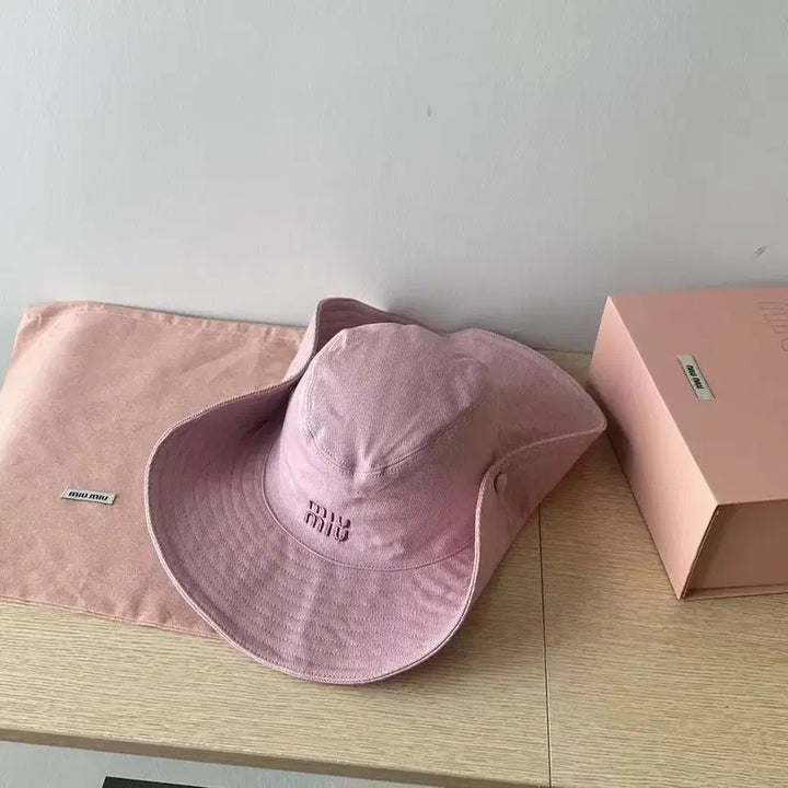 [BUNJANG] Miu Miu Bucket Hat / 미우미우 모자
