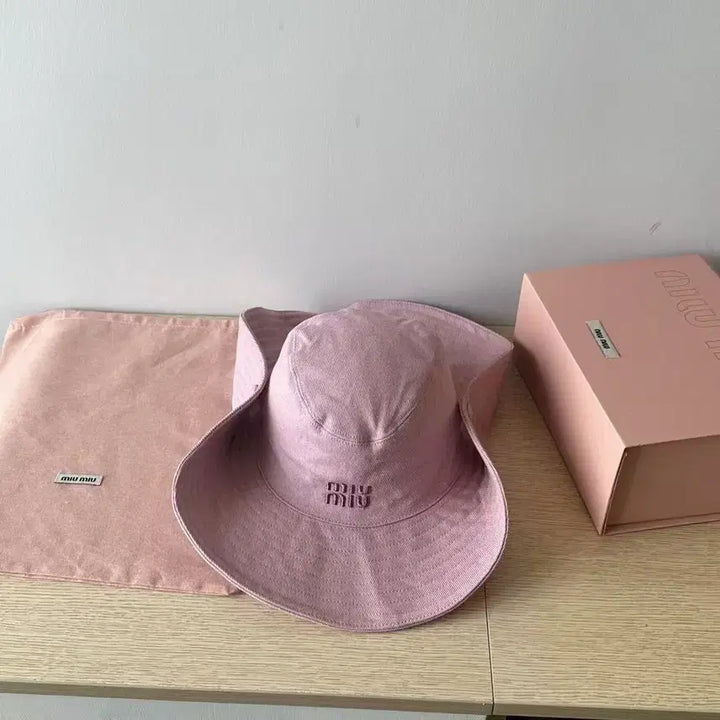 [BUNJANG] Miu Miu Bucket Hat / 미우미우 모자