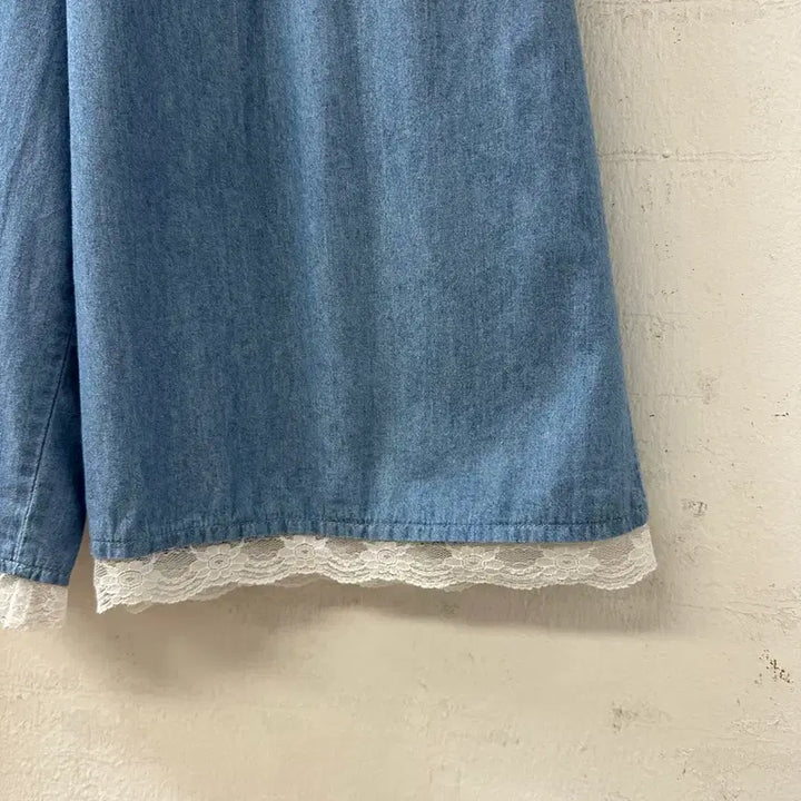 [BUNJANG] Vintage Lace Hem Wide Bermuda Shorts / 일본빈티지 라이트 데님 레이스 밑단 밴딩 와이드 버뮤다 팬츠