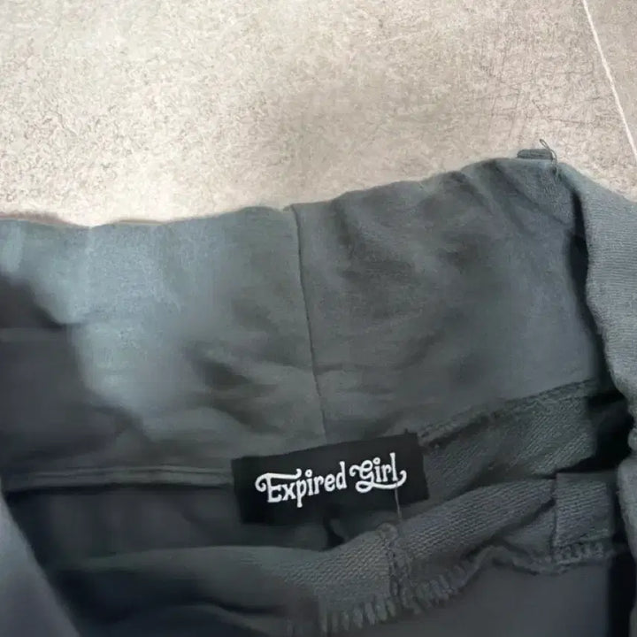 [BUNJANG] Expired Girl Shorts / 익스파이어드걸 쇼츠 반바지