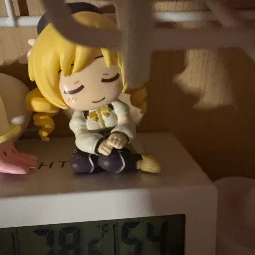 [BUNJANG] Puella Magi Madoka Magica Tomoe Mami Shoulder Con Gacha Figure / 마마마 어깨쿵 가챠 마미