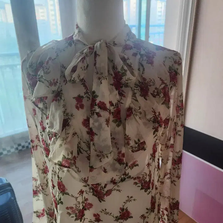 [BUNJANG] Flower Pattern Ribbon Blouse / 플라워 패턴 리본 블라우스