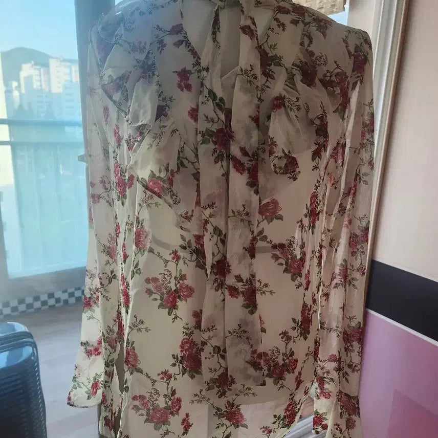 [BUNJANG] Flower Pattern Ribbon Blouse / 플라워 패턴 리본 블라우스