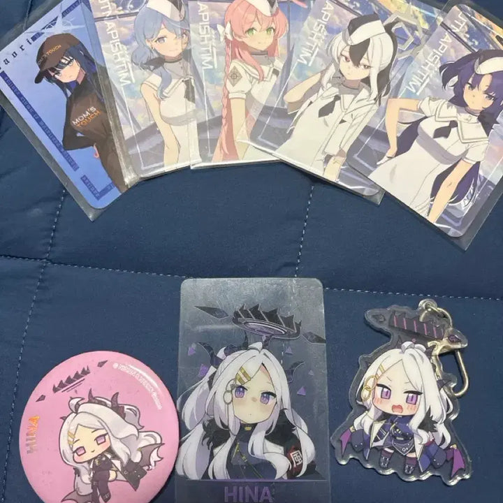 [BUNJANG] Blue Archive Hina Acrylic Keychain, Photocard, Badge, and More Bundle / 블루아카이브 히나 굿즈 팝니다