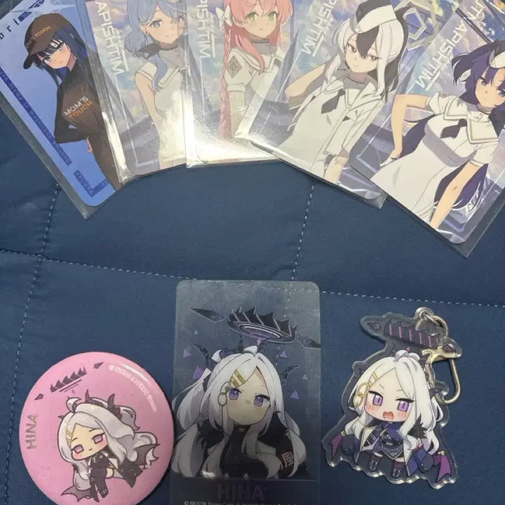 [BUNJANG] Blue Archive Hina Acrylic Keychain, Photocard, Badge, and More Bundle / 블루아카이브 히나 굿즈 팝니다